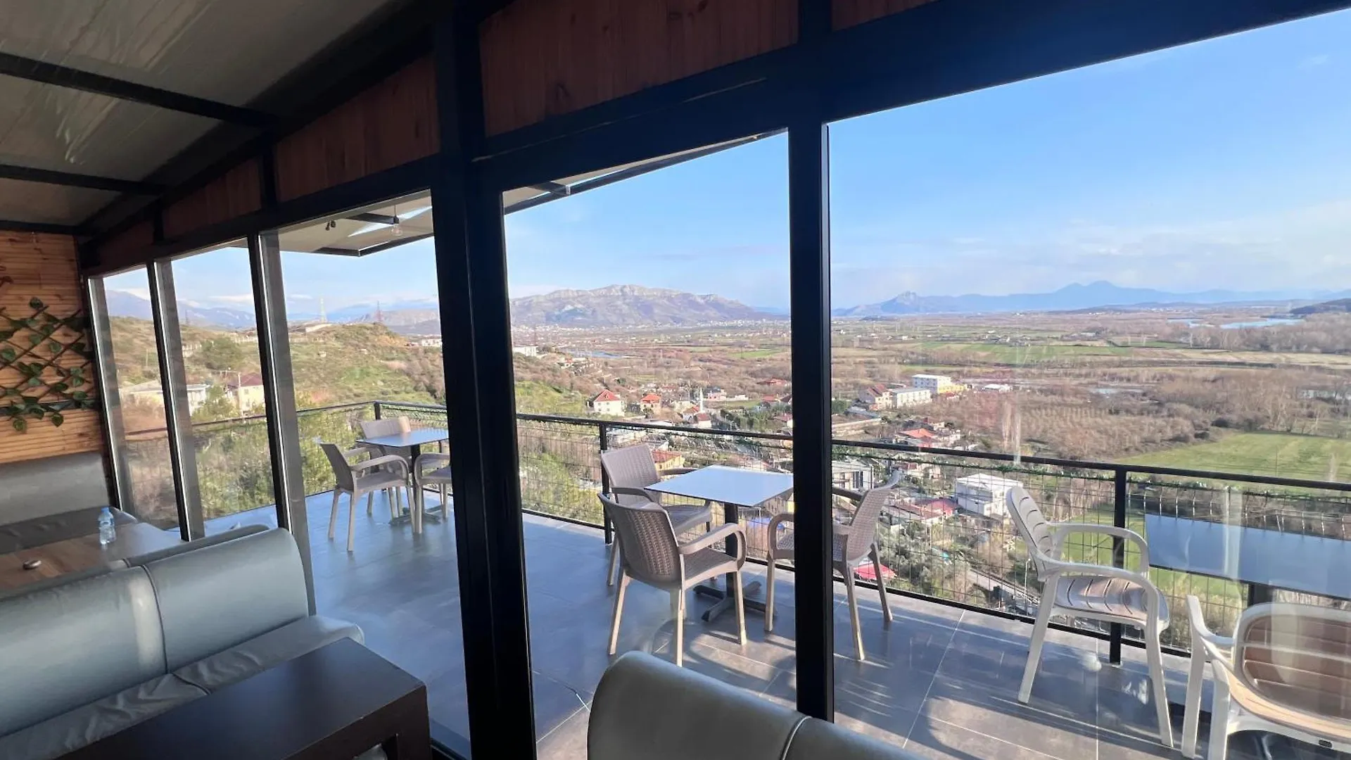 Hotel I Pari Shkoder